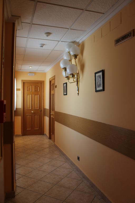מדריד Hostal Maria Ronda מראה חיצוני תמונה