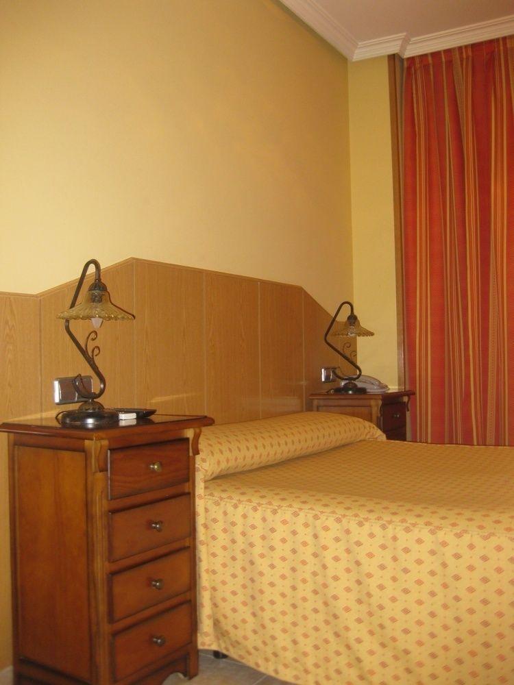 מדריד Hostal Maria Ronda מראה חיצוני תמונה